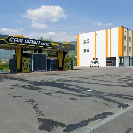 모텔 Anic Novi Travnik